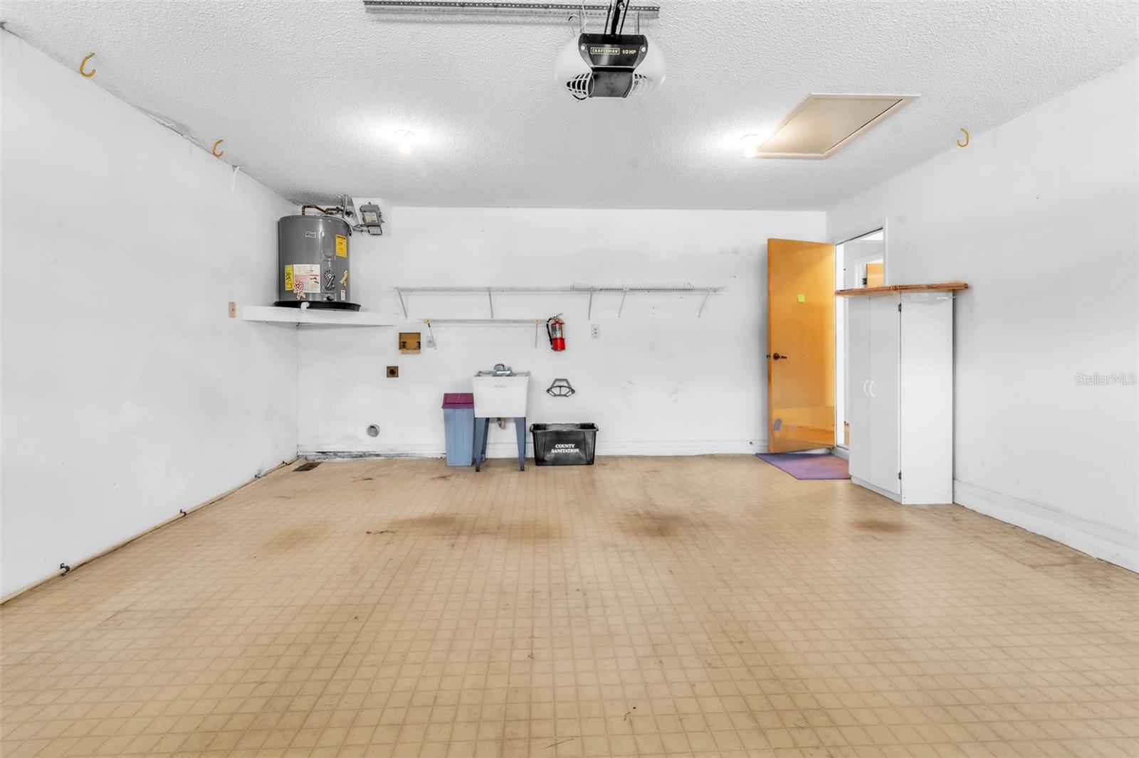 SALEM SQUARE - Residential