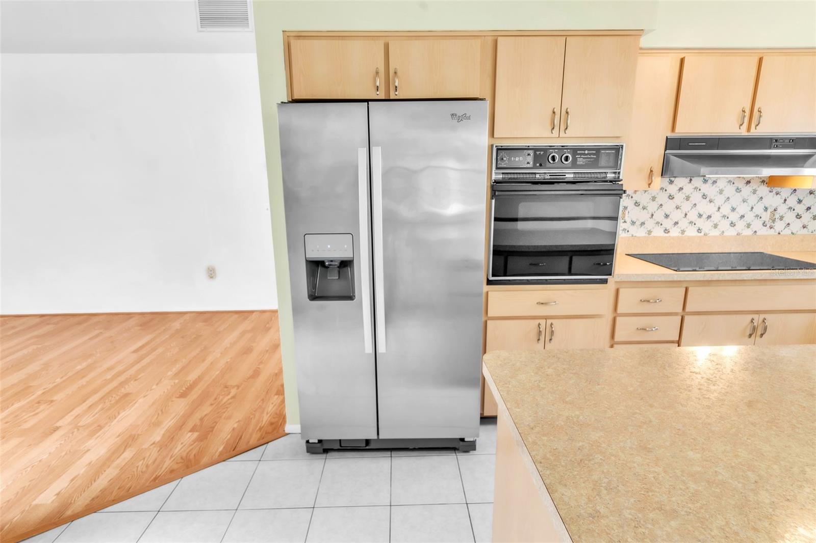 SALEM SQUARE - Residential