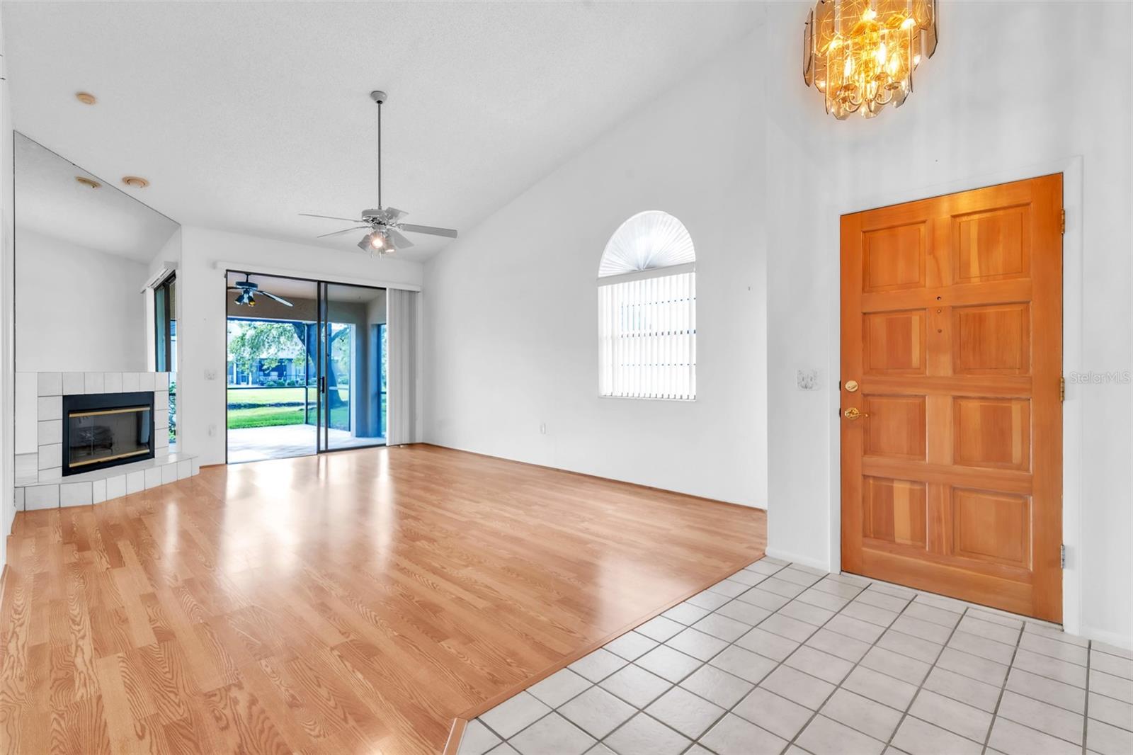 SALEM SQUARE - Residential