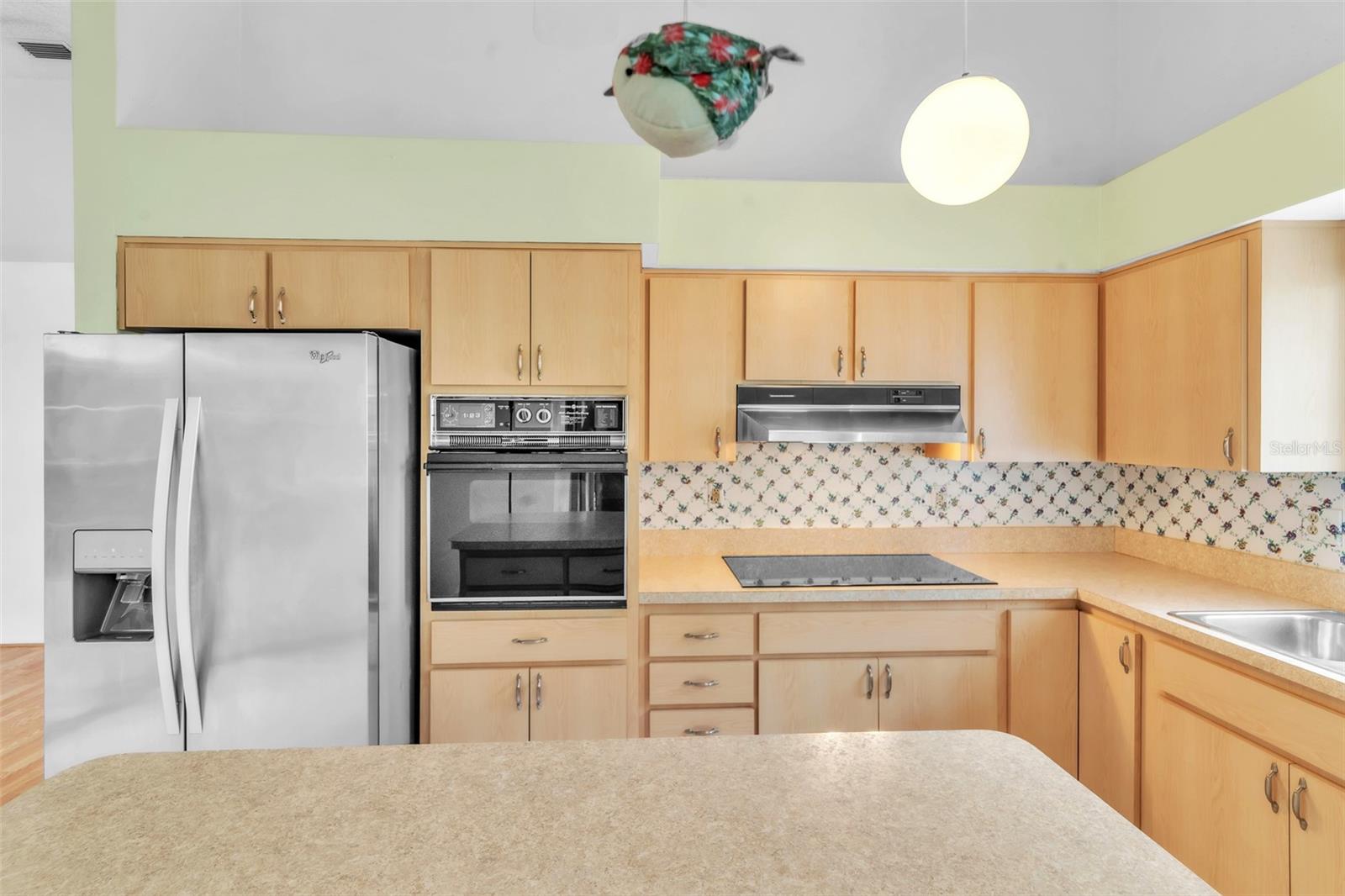 SALEM SQUARE - Residential