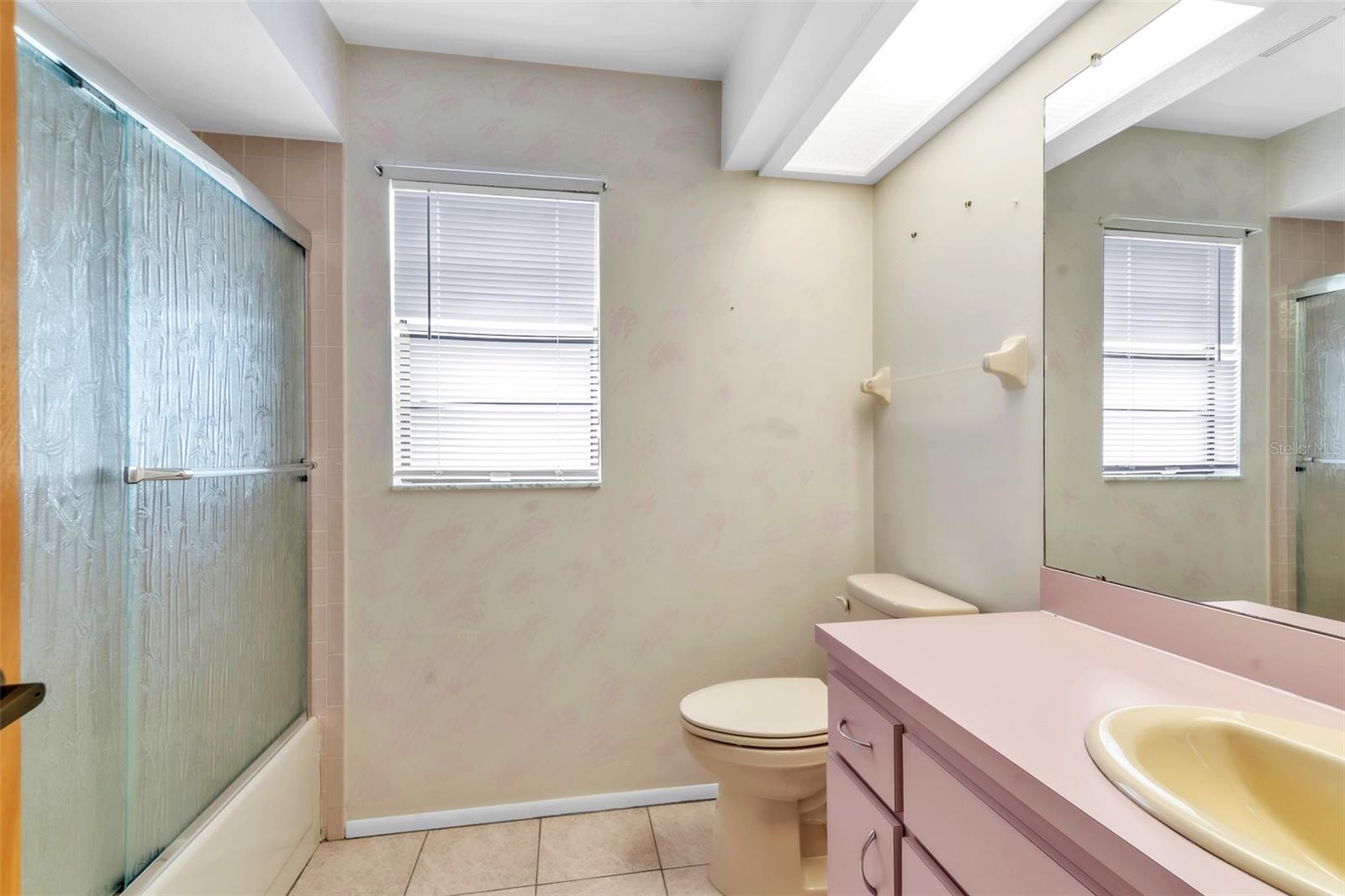 SALEM SQUARE - Residential