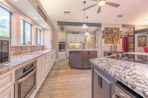 Tiny photo for 2550 SE 40th Street, Ocala, FL 34480 (MLS # OM728270)