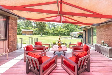 Tiny photo for 2550 SE 40th Street, Ocala, FL 34480 (MLS # OM728270)