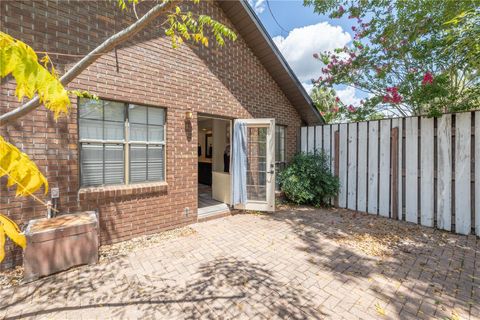 Tiny photo for 2550 SE 40th Street, Ocala, FL 34480 (MLS # OM728270)