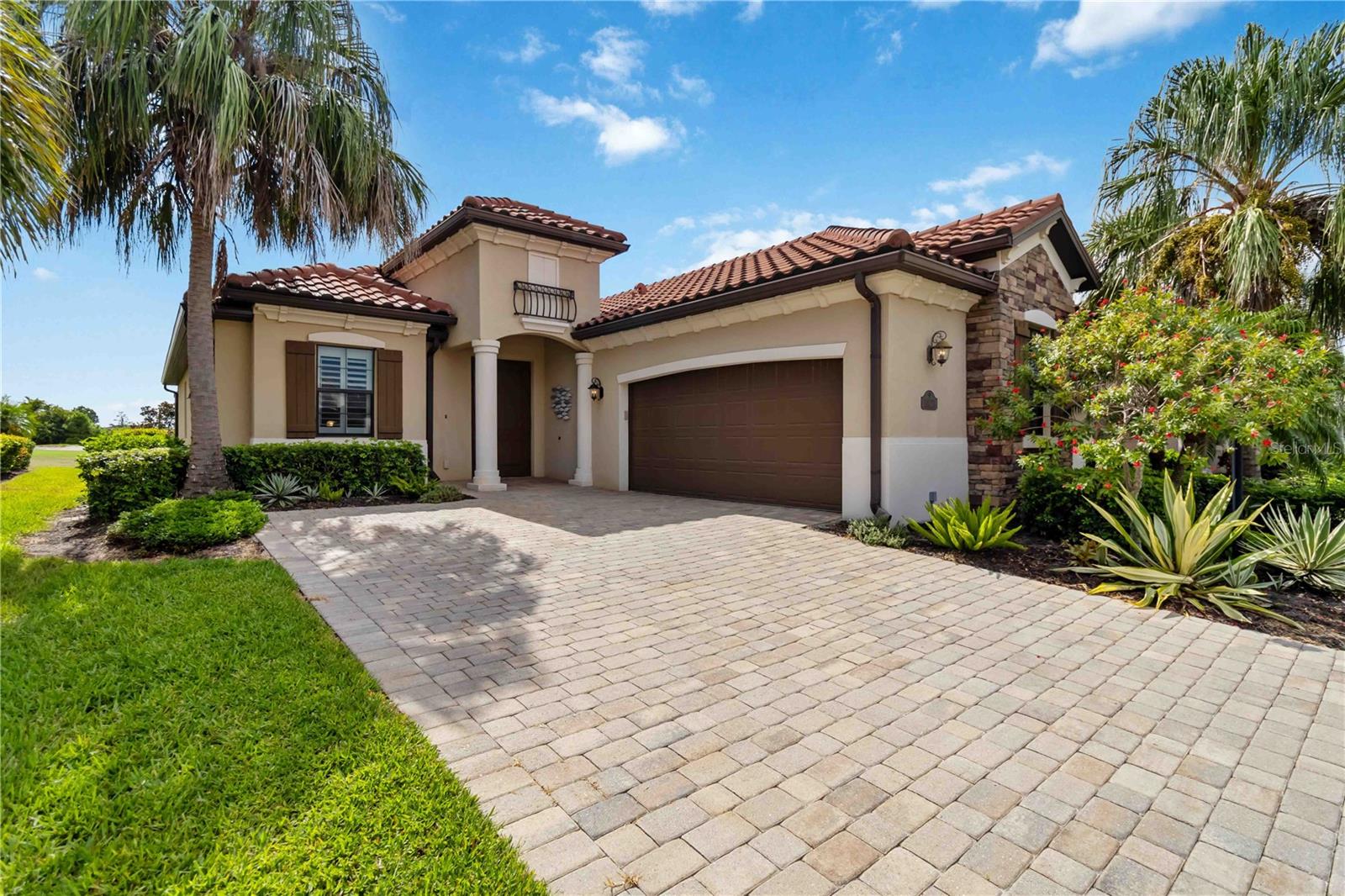 Live the lifestyle you deserve in Lakewood National, one of the most desirable bundled golf communities in Southwest Florida—offering unmatched value compared to other luxury golf developments in the region. This 2BR + den, 2.5BA pool home is move-in ready and thoughtfully upgraded throughout. The den features a $15,000 custom Murphy bed wall system with two twin beds and a built-in desk—ideal for guests or a home office.
The open layout is perfect for entertaining. The kitchen boasts GE Profile appliances, a gas cooktop, Keurig refrigerator, granite counters, and upgraded white glazed solid wood cabinetry. Triple sliders open to a private outdoor retreat with a built-in outdoor kitchen, pool, spa, outdoor shower, and half bath.
Enjoy views of the 17th tee box of the Commander Course, host of the PGA Korn Ferry Tour. Hurricane-rated storm screens protect your furnishings and extend your outdoor living space.
If you're a golfer—or ready to become one—this is the place to be. Lakewood National features two top-ranked courses (Commander #1 and Piper #4 – Golfers’ Choice 2022), and the golf professionals on staff are truly exceptional, whether you're looking to sharpen your skills or start from scratch.
Beyond golf, enjoy resort-style amenities including pickleball, har-tru tennis, bocce, state-of-the-art fitness center with spin and workout rooms, full-service spa, steam rooms, and saunas. Dine casually at the poolside tiki bar or elevate your experience at Deke’s Clubhouse with private dining and social lounges.