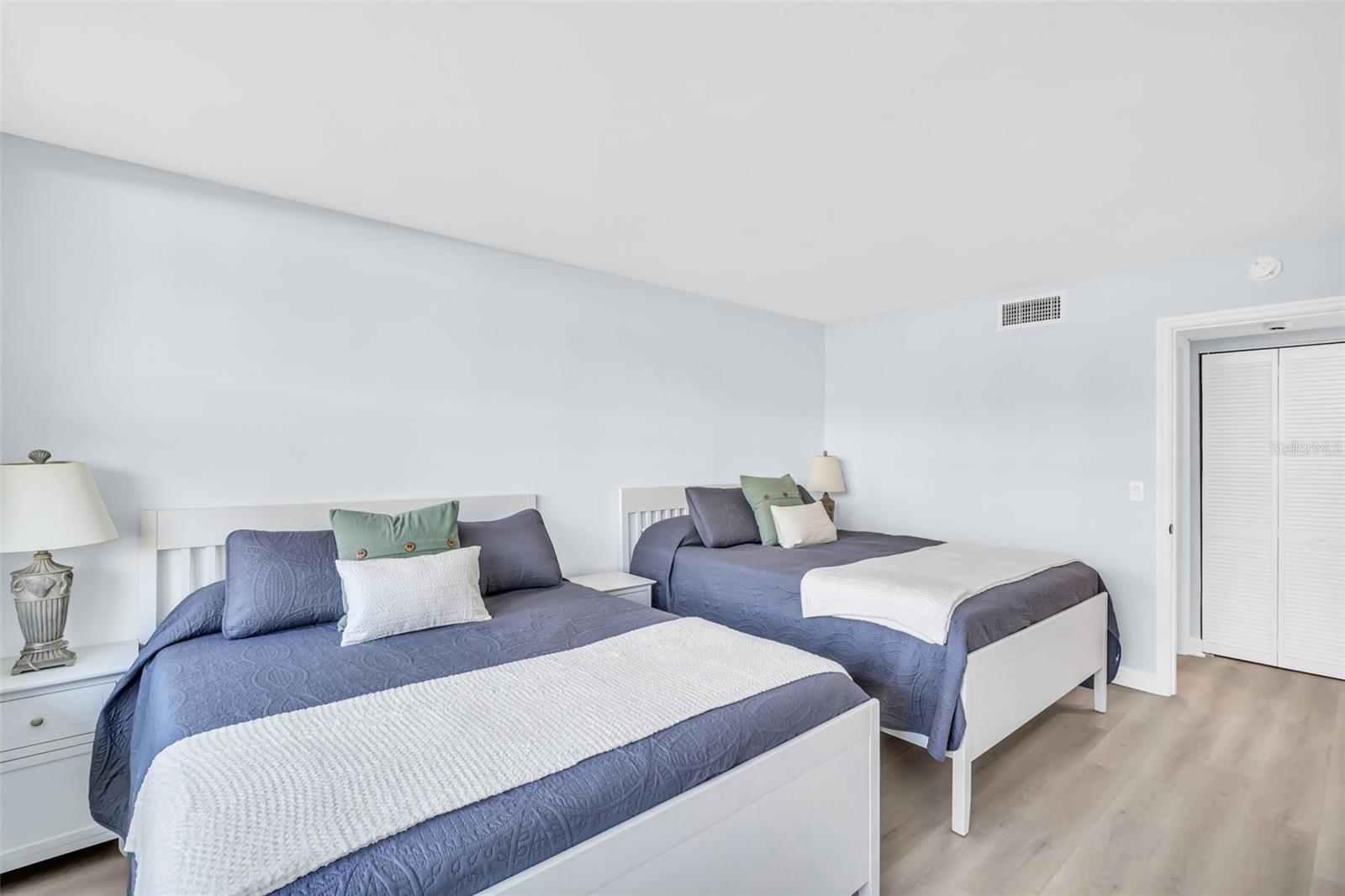 BAY ISLAND GROUP 13 - Residential