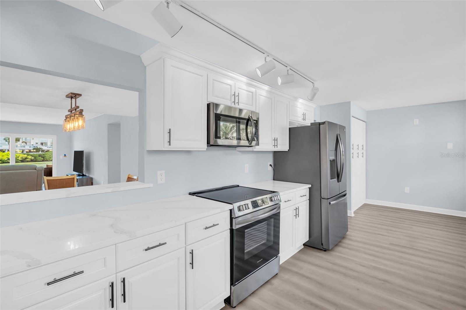 BAY ISLAND GROUP 13 - Residential