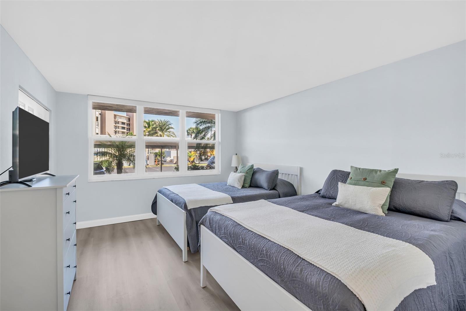 BAY ISLAND GROUP 13 - Residential