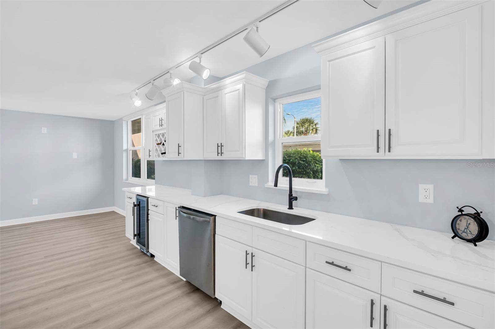 BAY ISLAND GROUP 13 - Residential