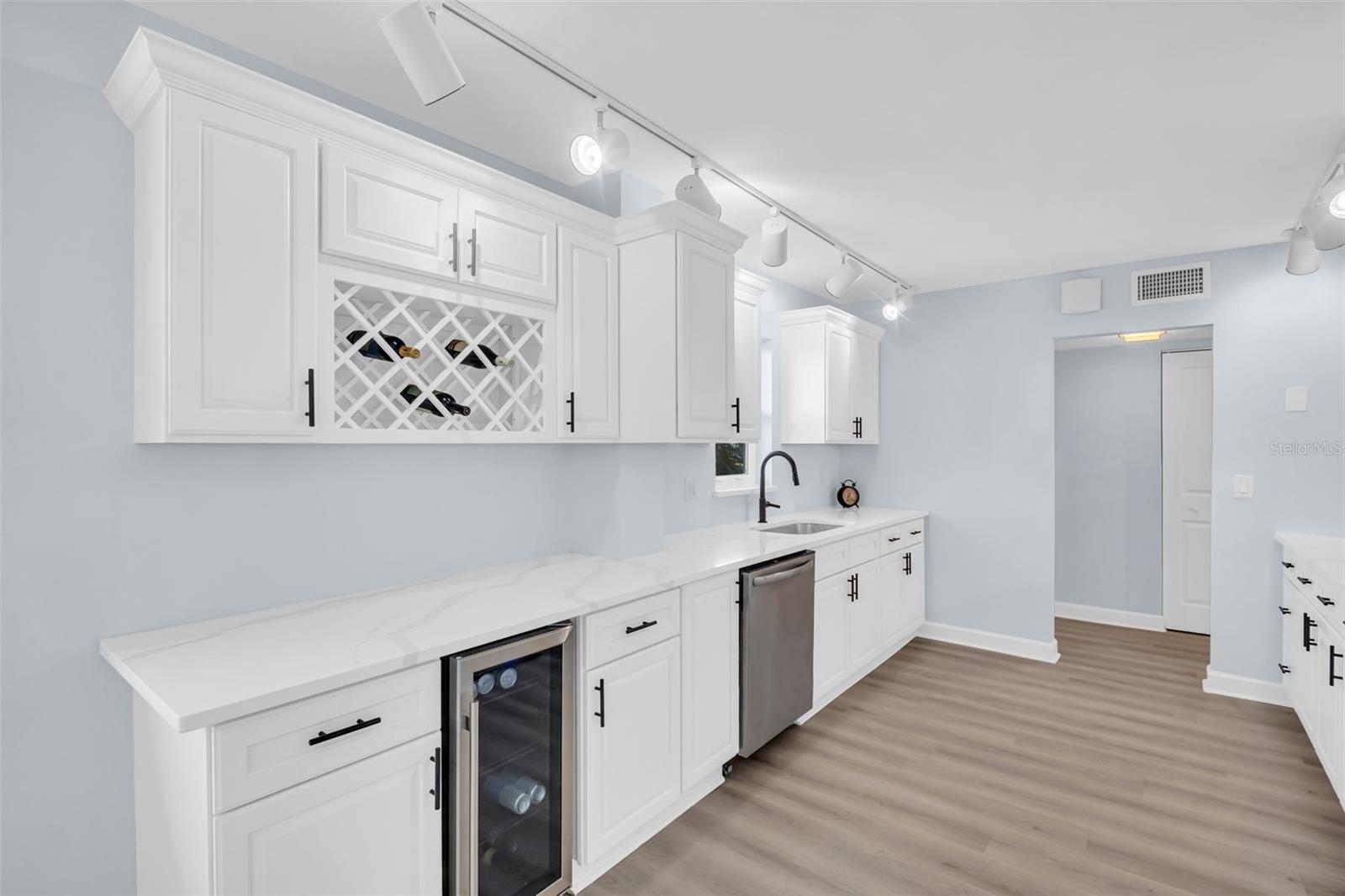 BAY ISLAND GROUP 13 - Residential