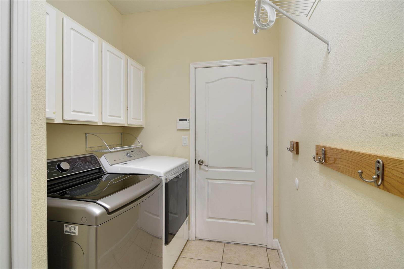 STONEYBROOK HILLS A - Residential Lease