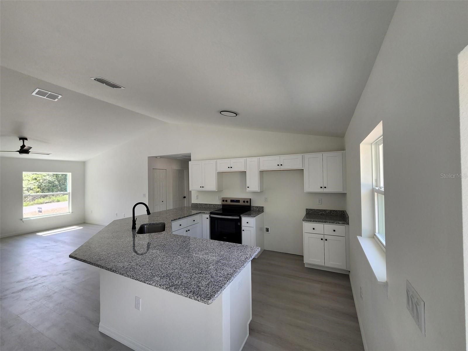 RAINBOW LAKES ESTATE - Residential