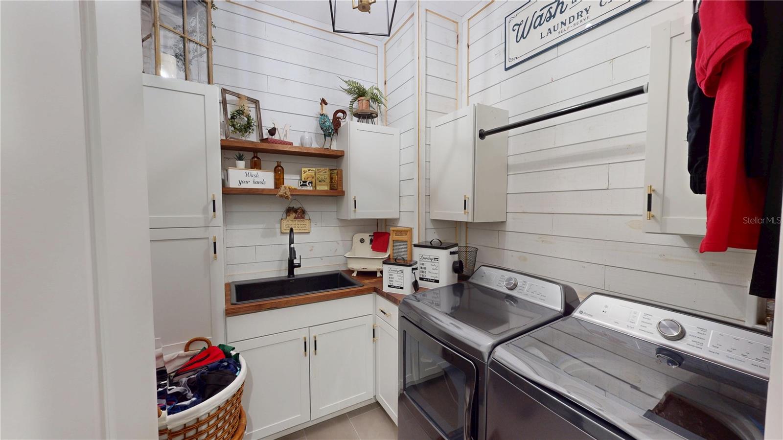 SOUTHERN HILLS - Residential