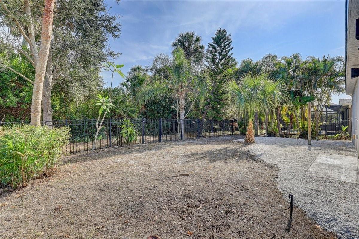 CREEKSIDE PRESERVE - Residential