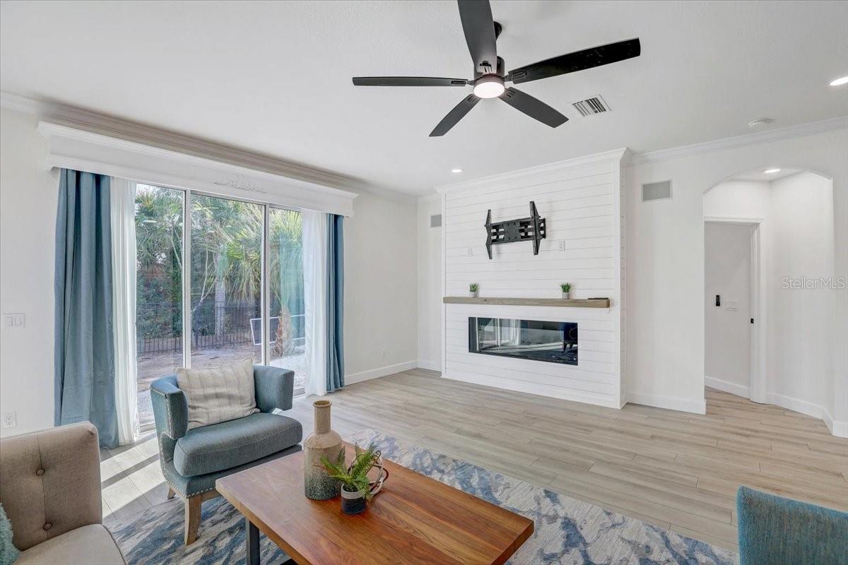 CREEKSIDE PRESERVE - Residential