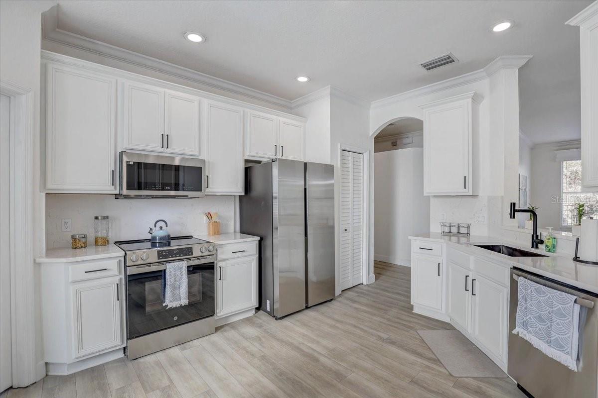 CREEKSIDE PRESERVE - Residential