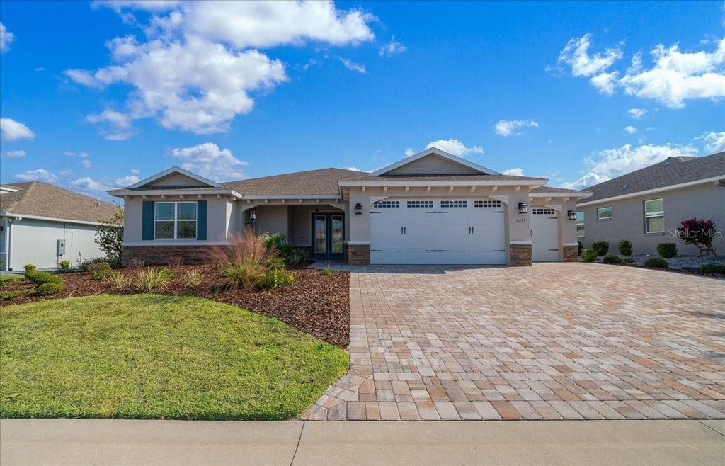 Photo of 8233 SW 93rd Terrace, Ocala, FL 34481 (MLS # OM711274)