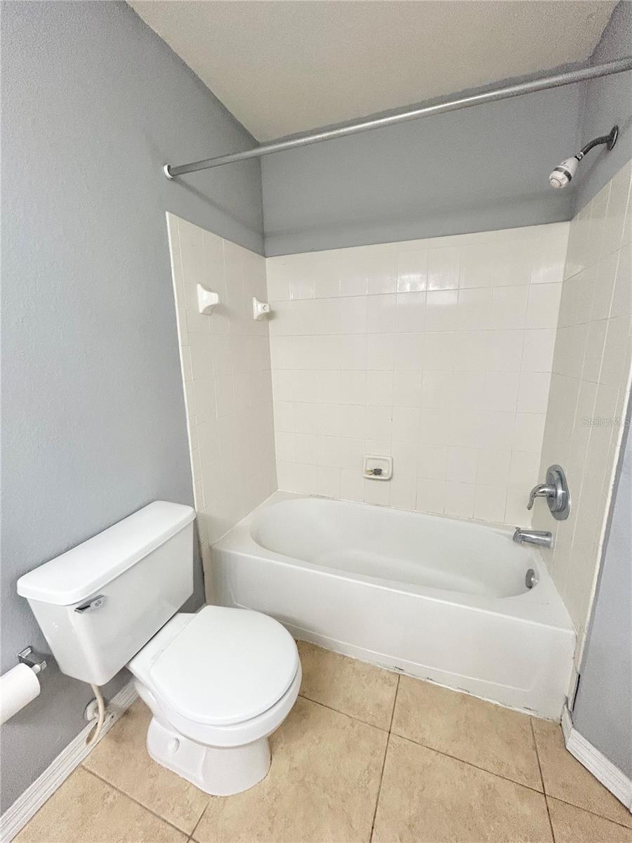 CHARLES TOWNE/PK CENTRAL CONDO - Residential Lease