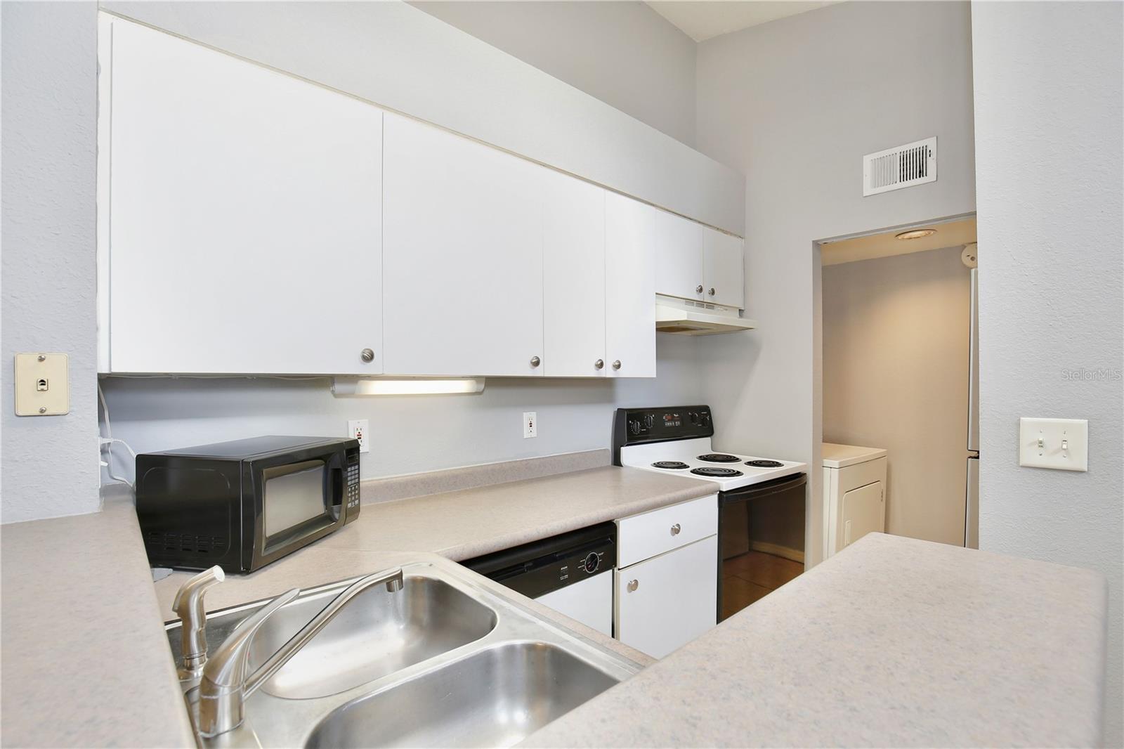 CHARLES TOWNE/PK CENTRAL CONDO - Residential Lease