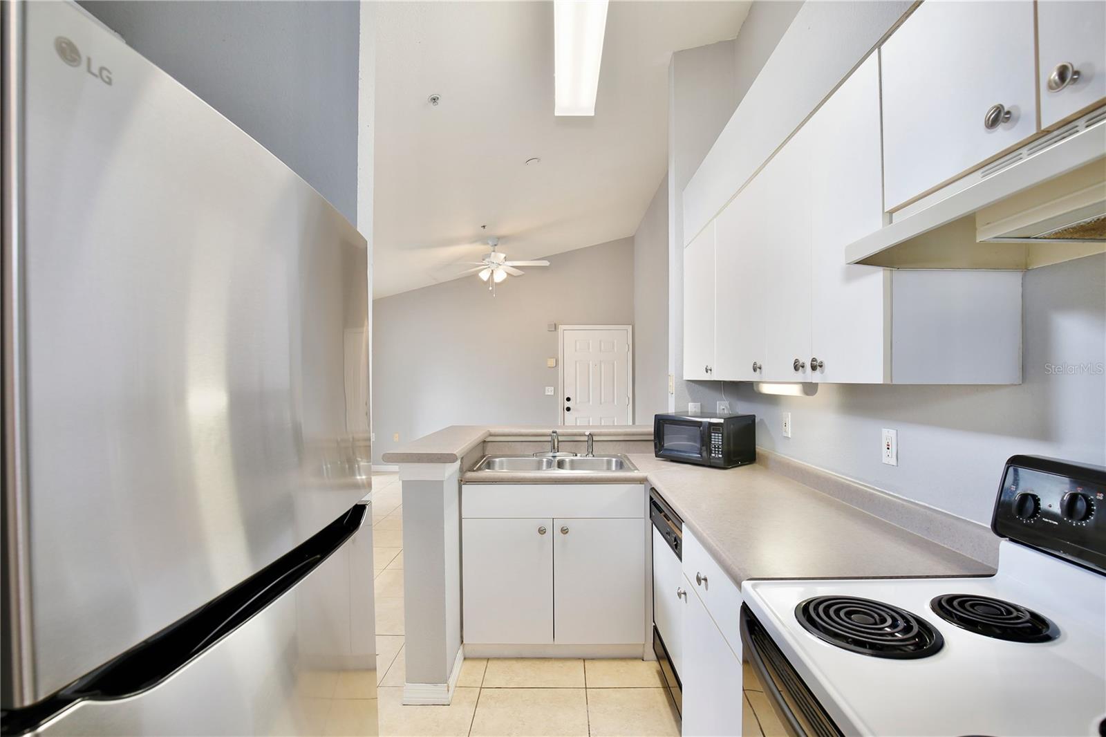 CHARLES TOWNE/PK CENTRAL CONDO - Residential Lease