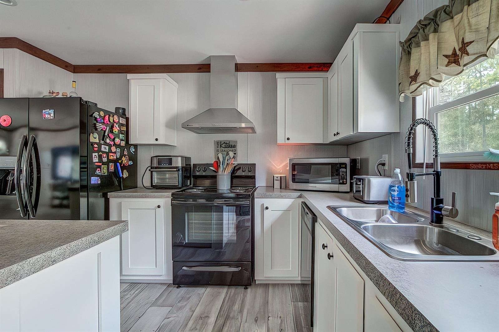 CASONS INGLIS ACRES - Residential