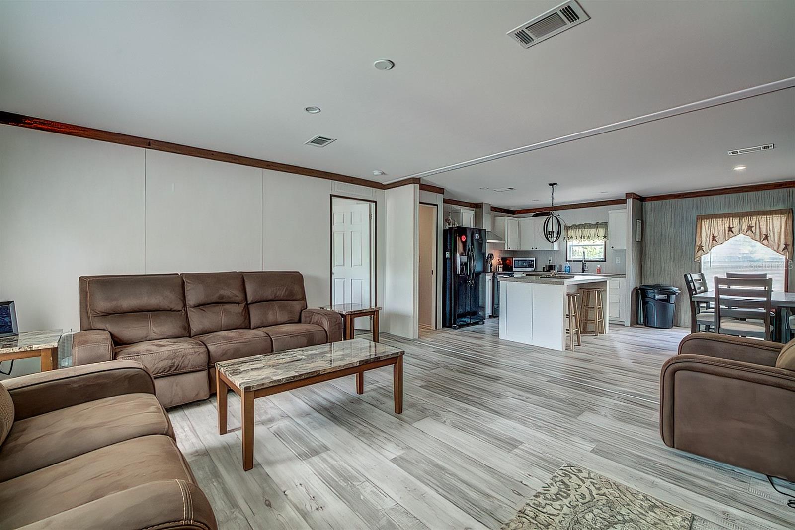 CASONS INGLIS ACRES - Residential