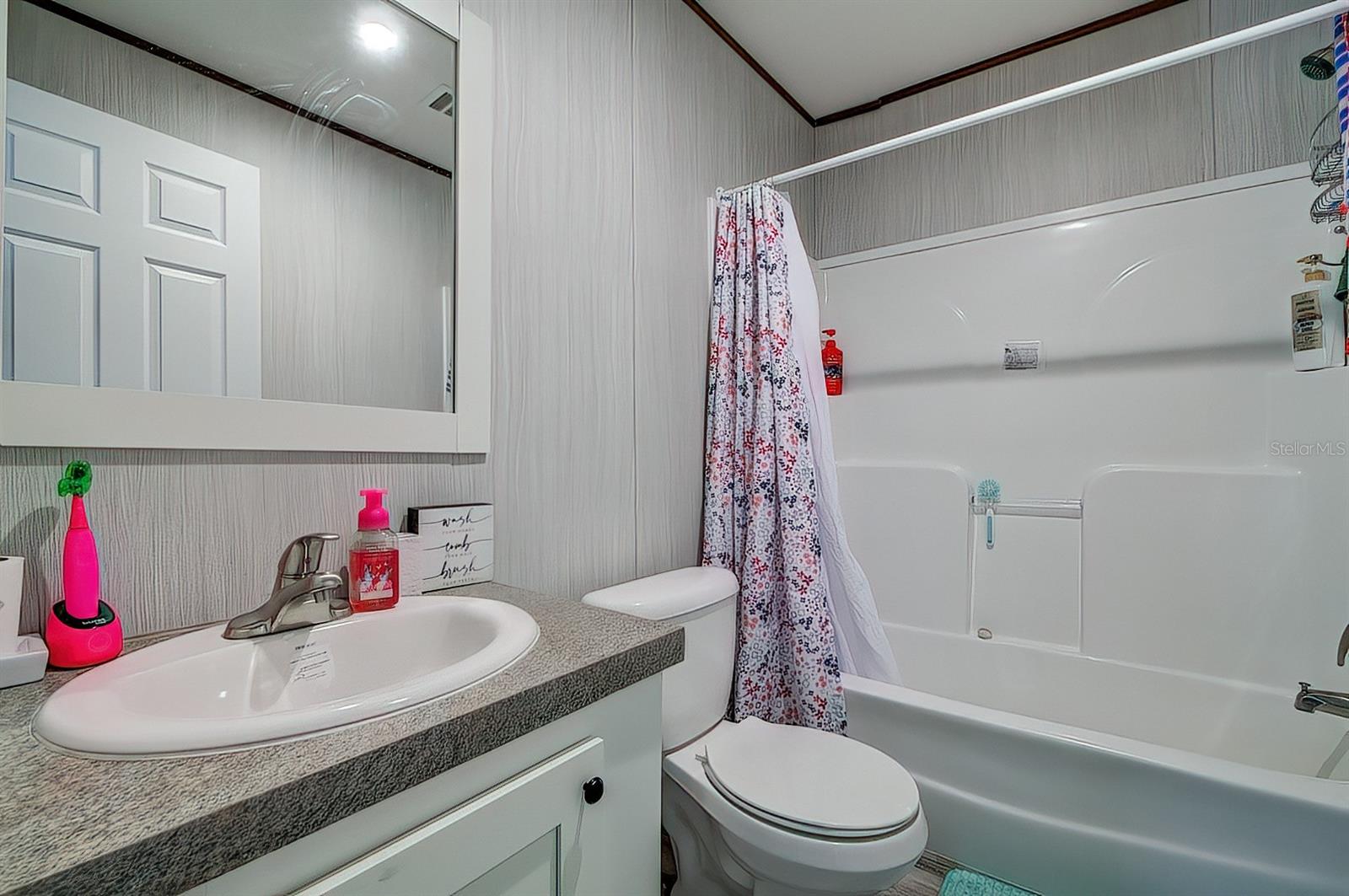 CASONS INGLIS ACRES - Residential