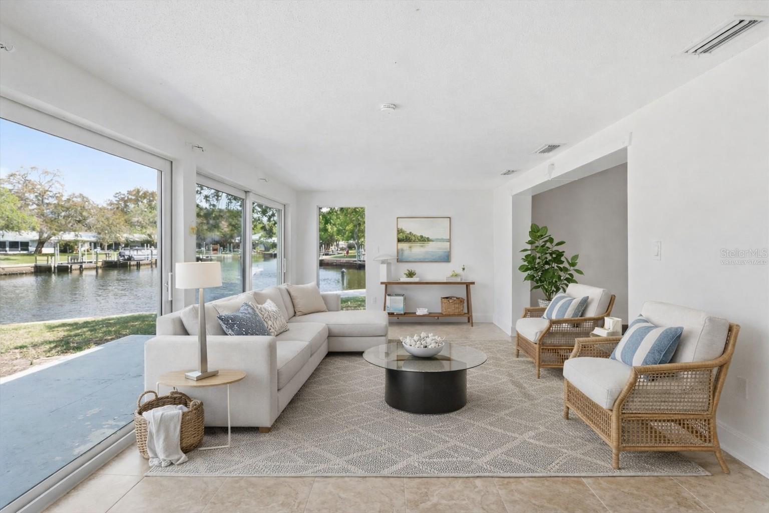 THE BAY VILLAS - Residential