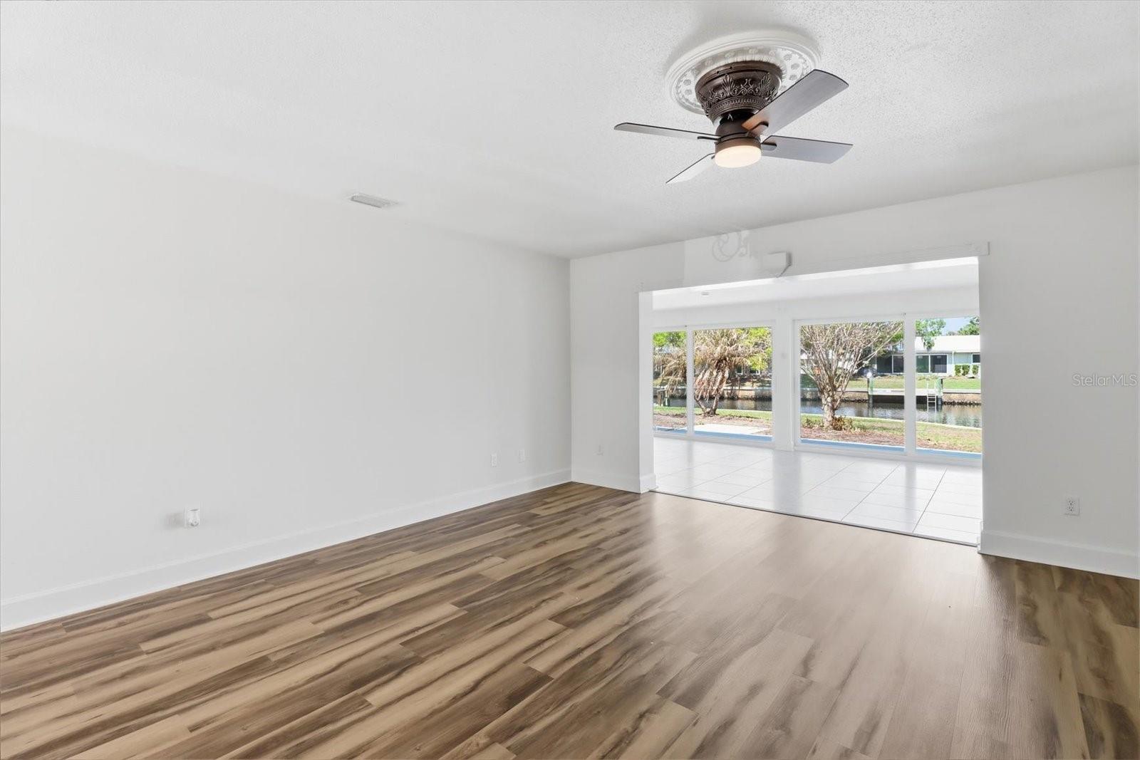 THE BAY VILLAS - Residential