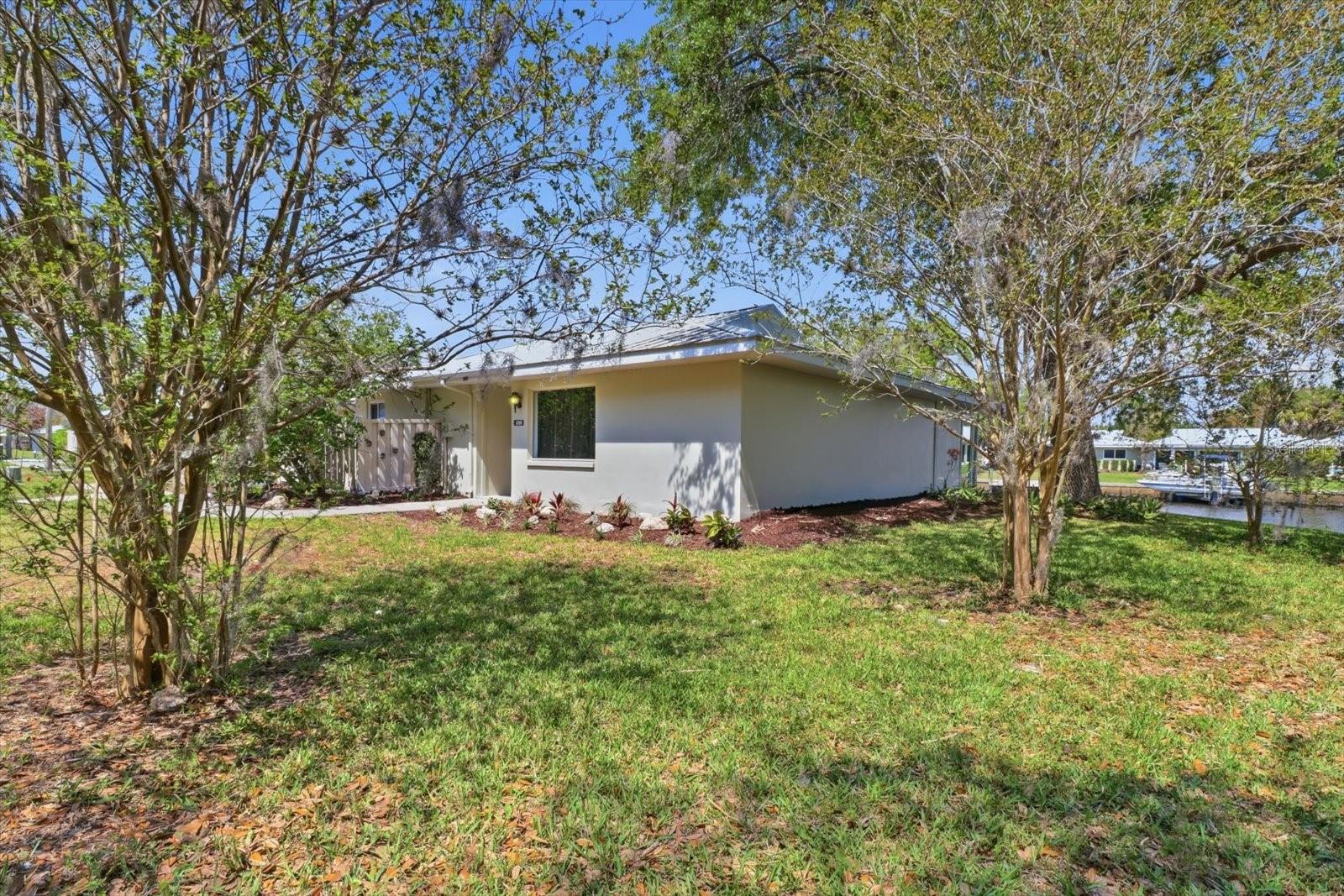 THE BAY VILLAS - Residential