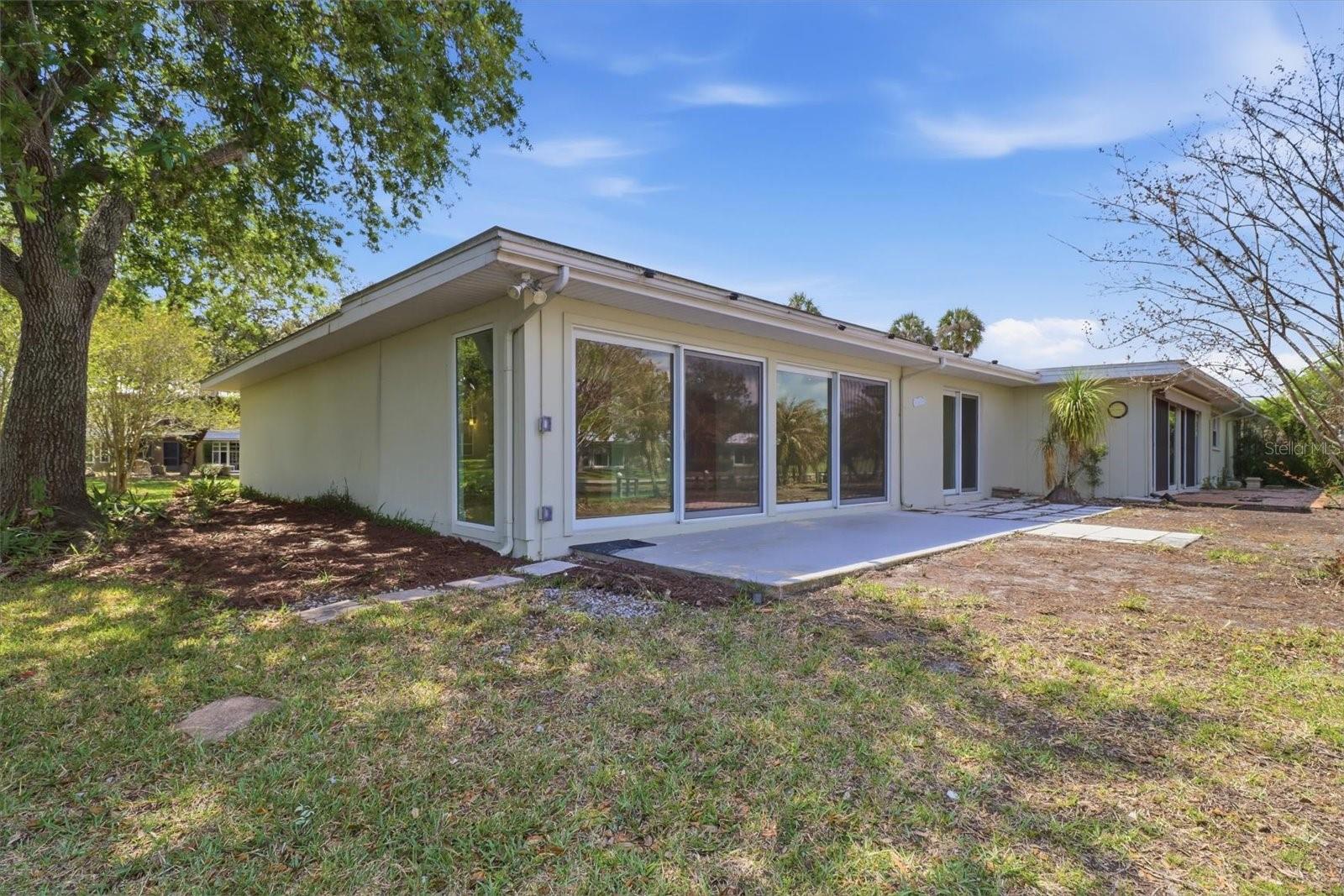 THE BAY VILLAS - Residential