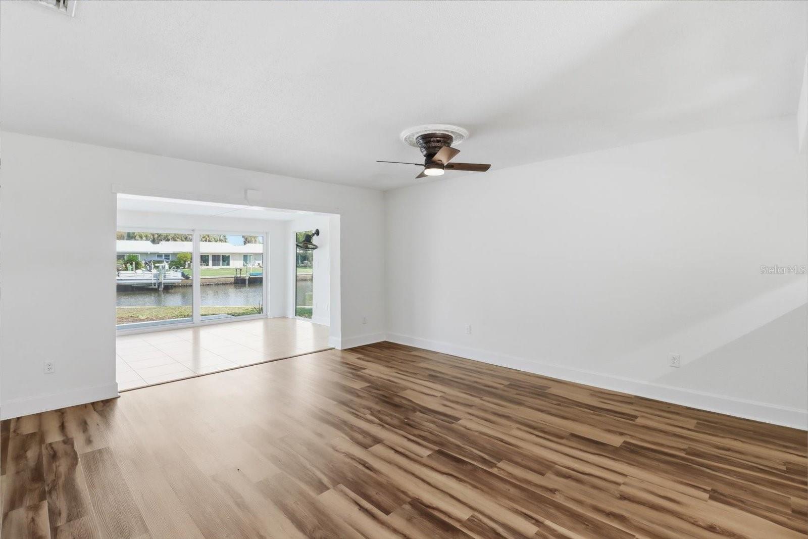 THE BAY VILLAS - Residential