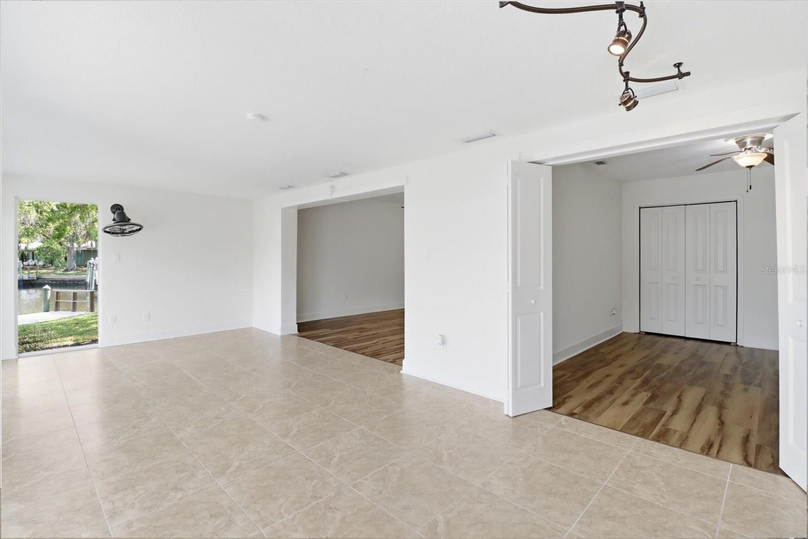 THE BAY VILLAS - Residential