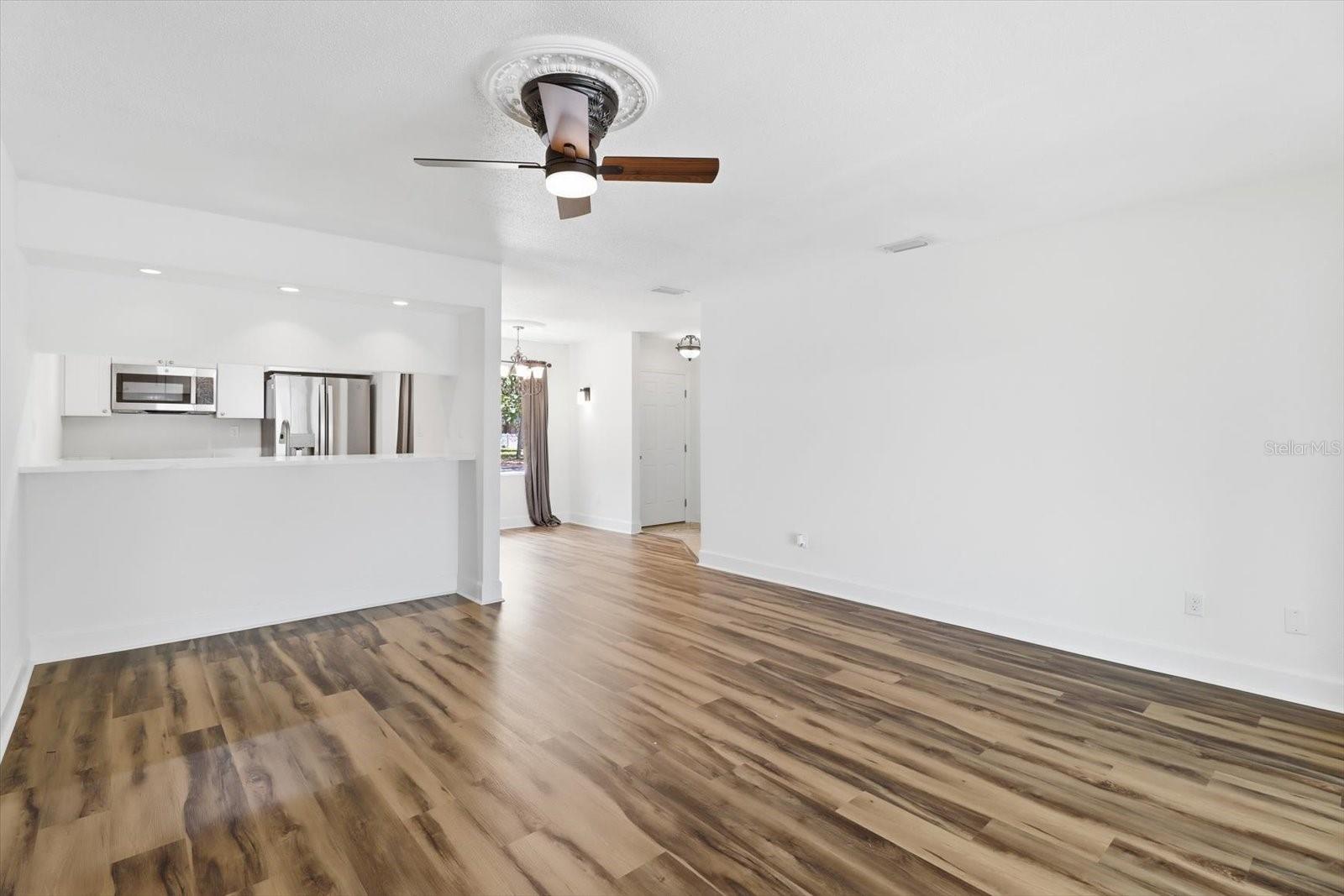 THE BAY VILLAS - Residential