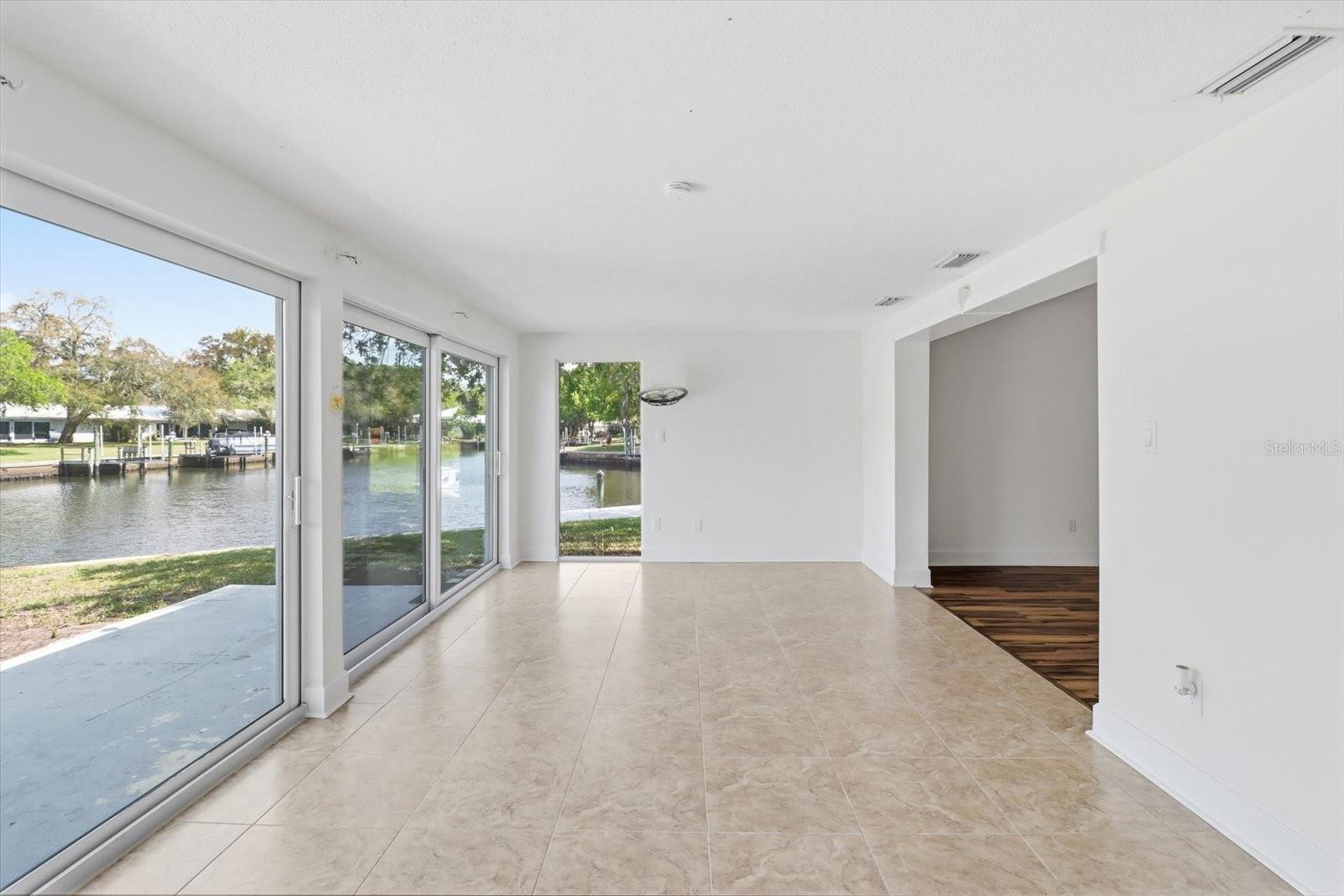 THE BAY VILLAS - Residential