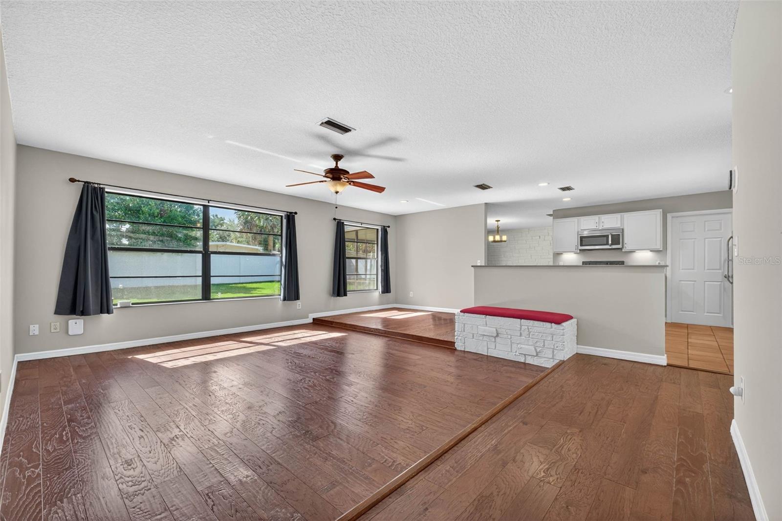 CARRIAGE HILL UNIT 4 - Residential