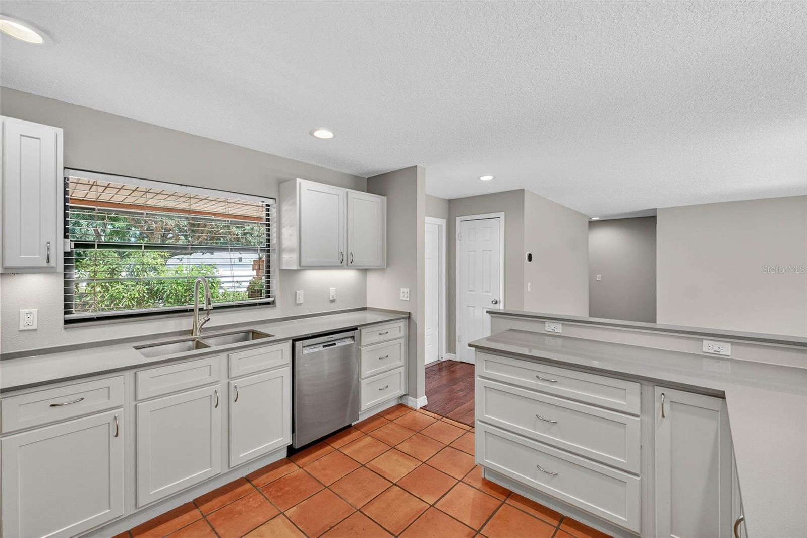 CARRIAGE HILL UNIT 4 - Residential