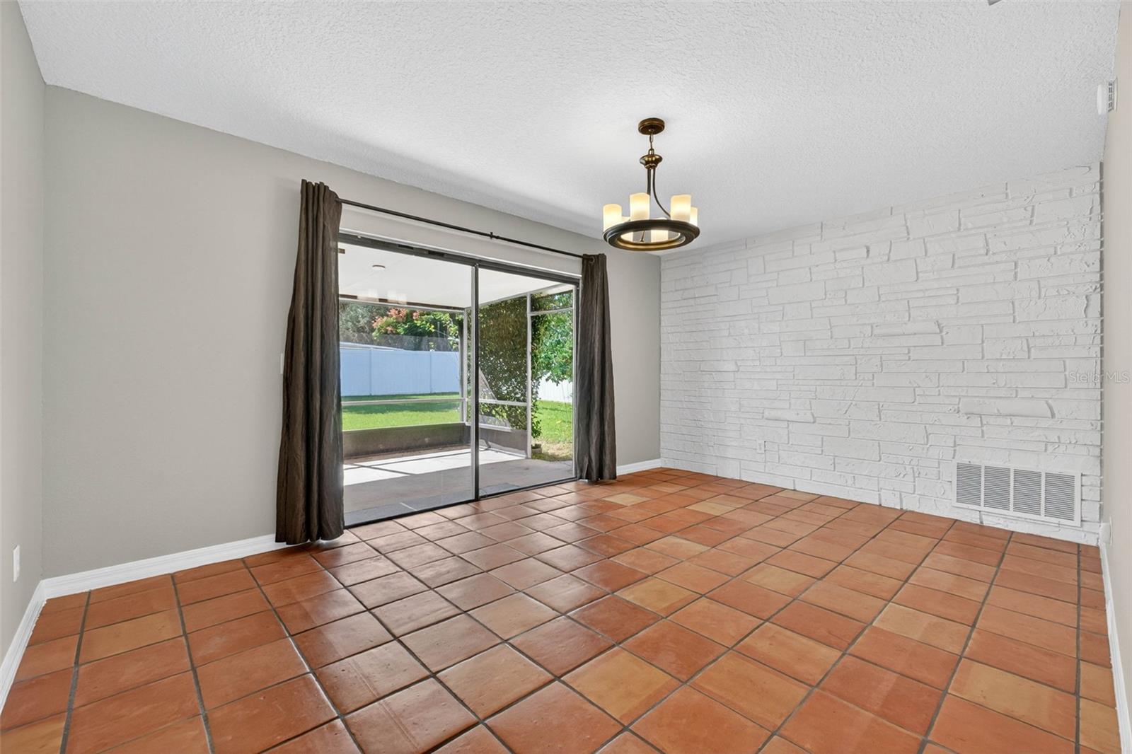 CARRIAGE HILL UNIT 4 - Residential