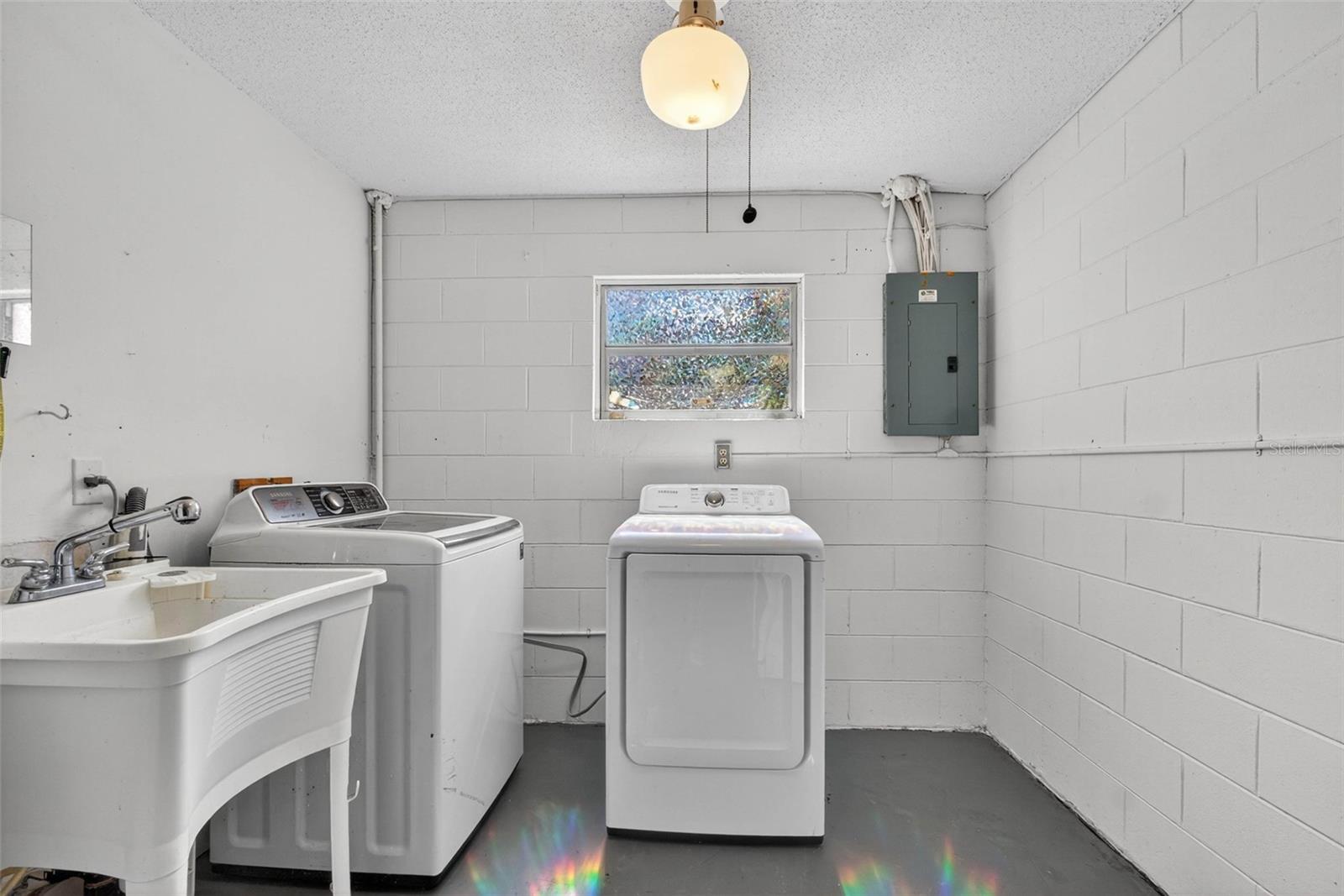 CARRIAGE HILL UNIT 4 - Residential