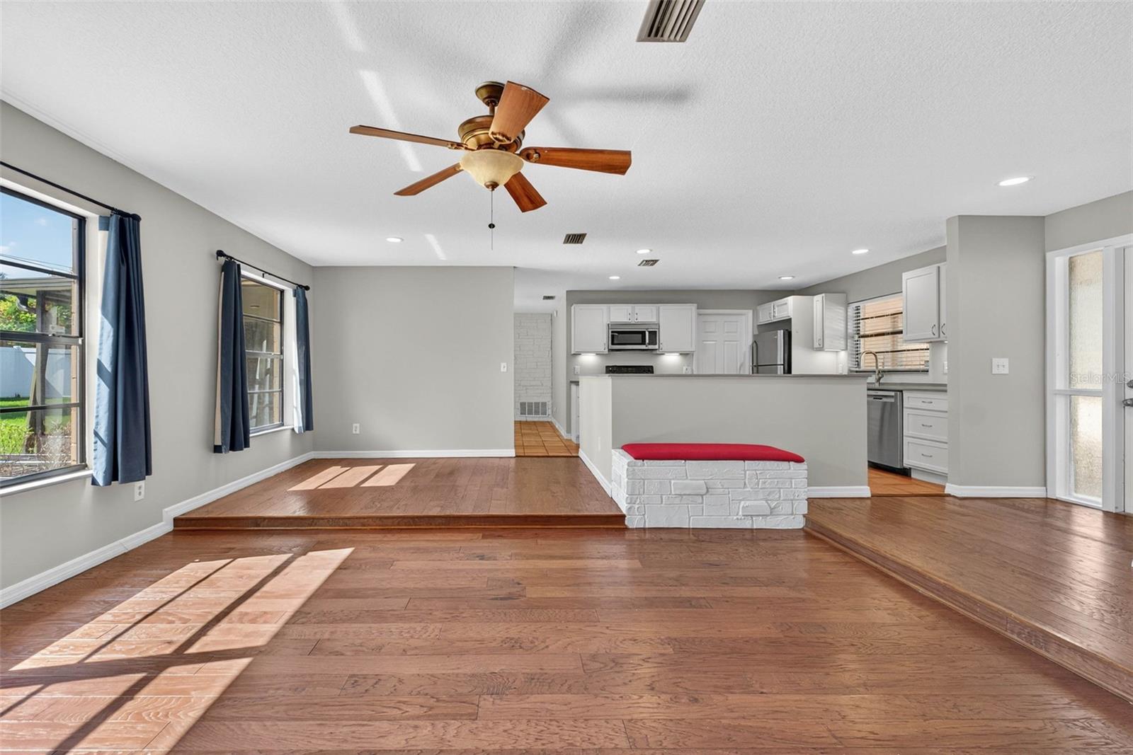 CARRIAGE HILL UNIT 4 - Residential