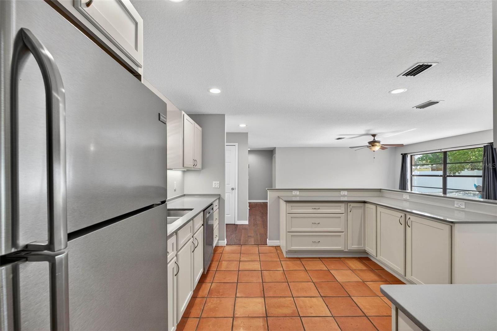 CARRIAGE HILL UNIT 4 - Residential