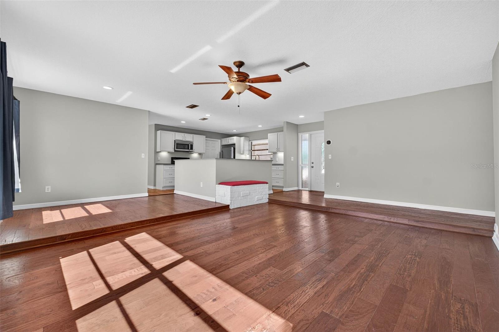 CARRIAGE HILL UNIT 4 - Residential