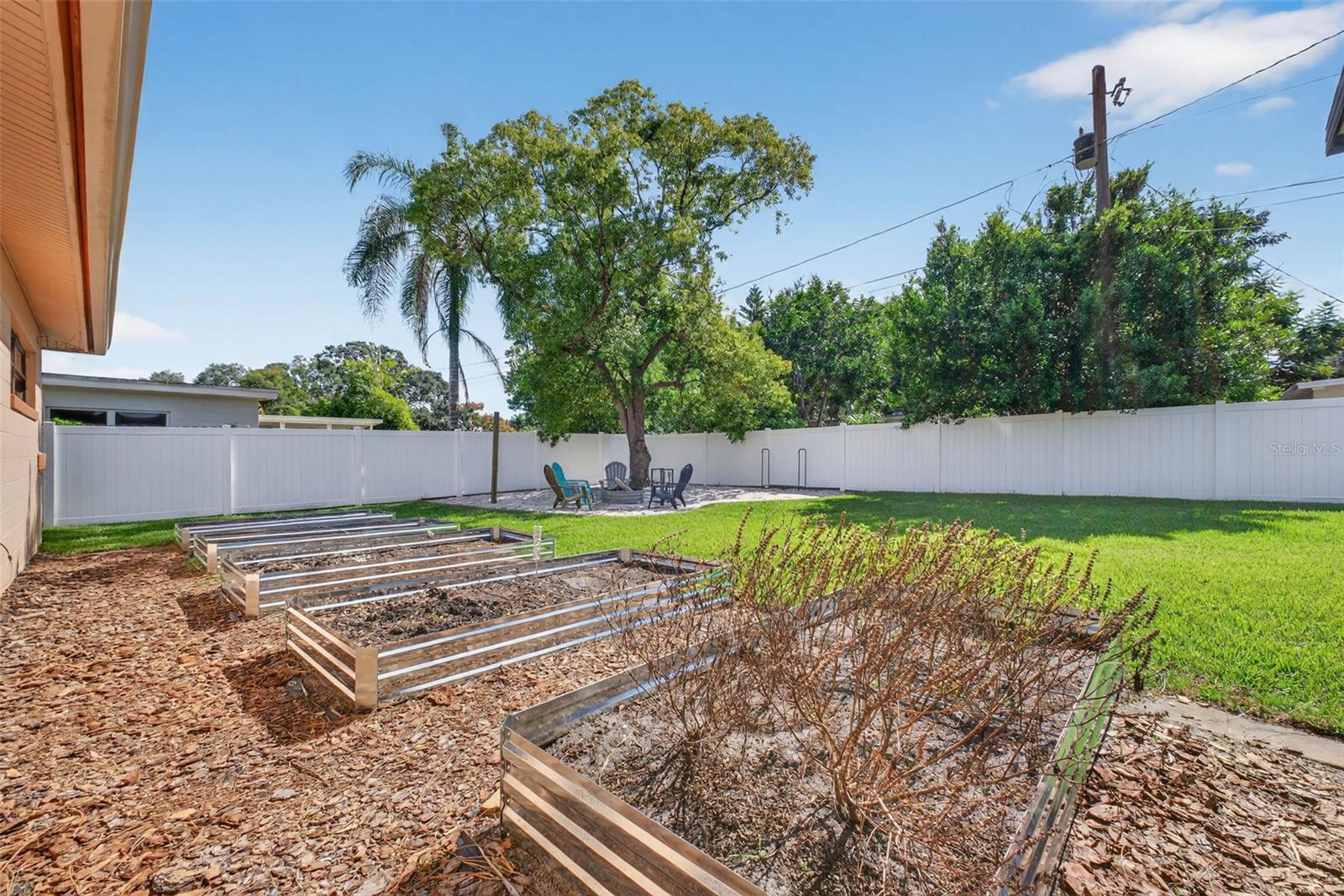 CARRIAGE HILL UNIT 4 - Residential