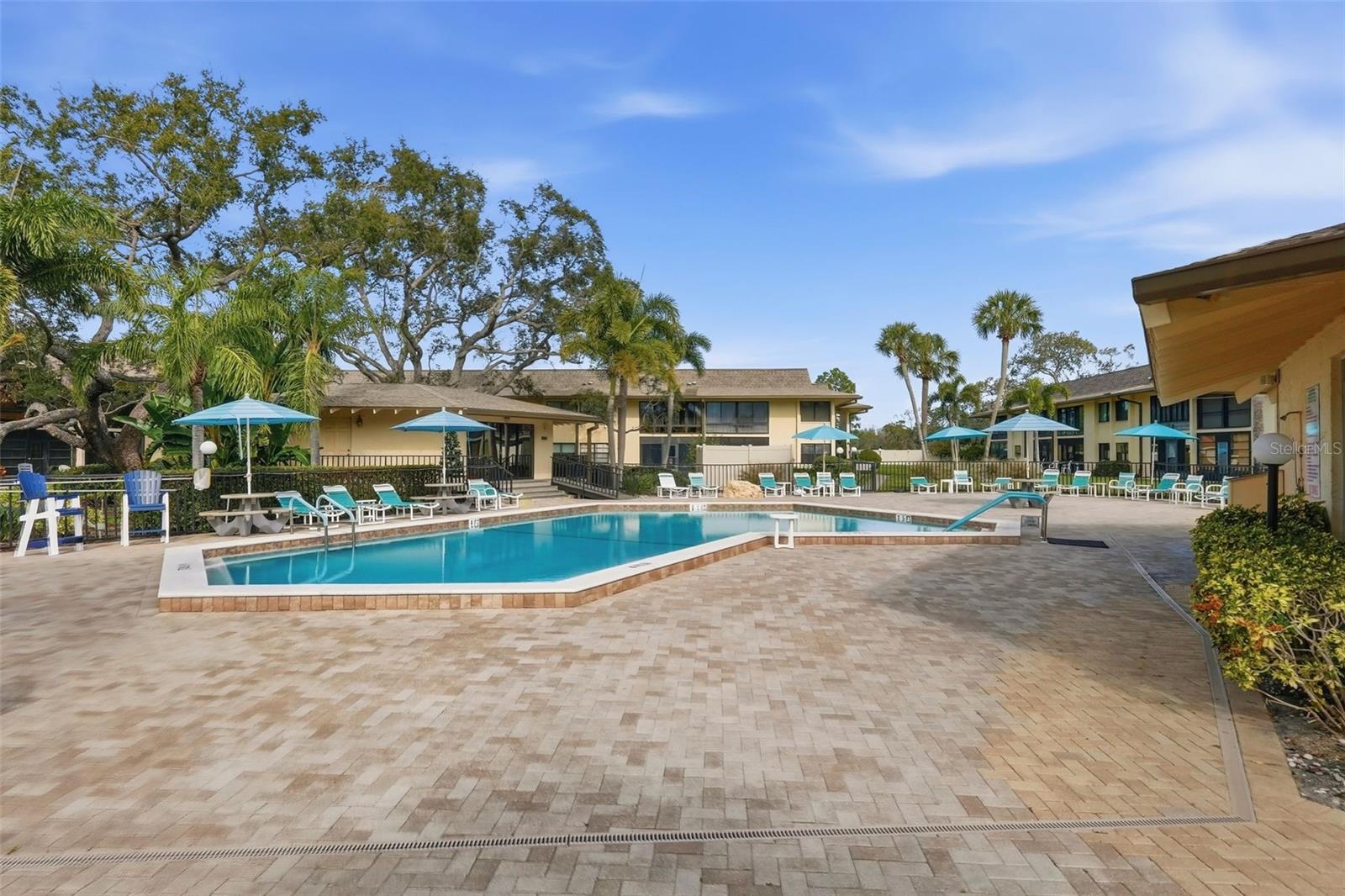 VILLAS DE GOLF CONDO - Residential