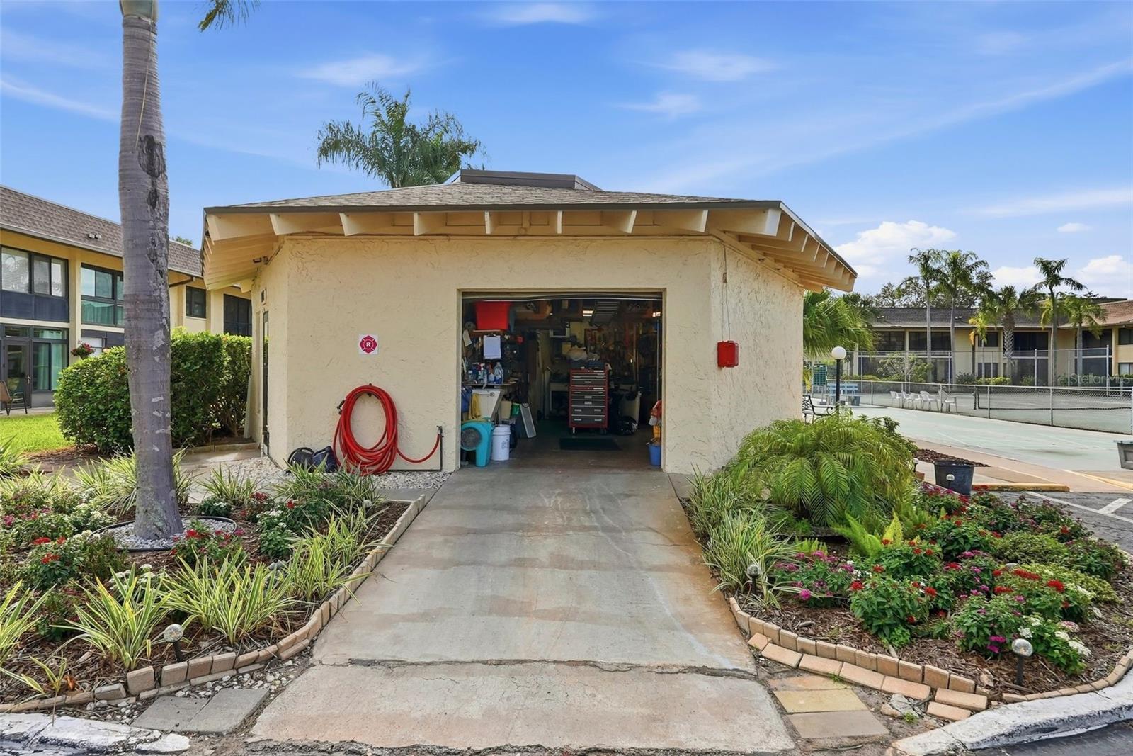 VILLAS DE GOLF CONDO - Residential