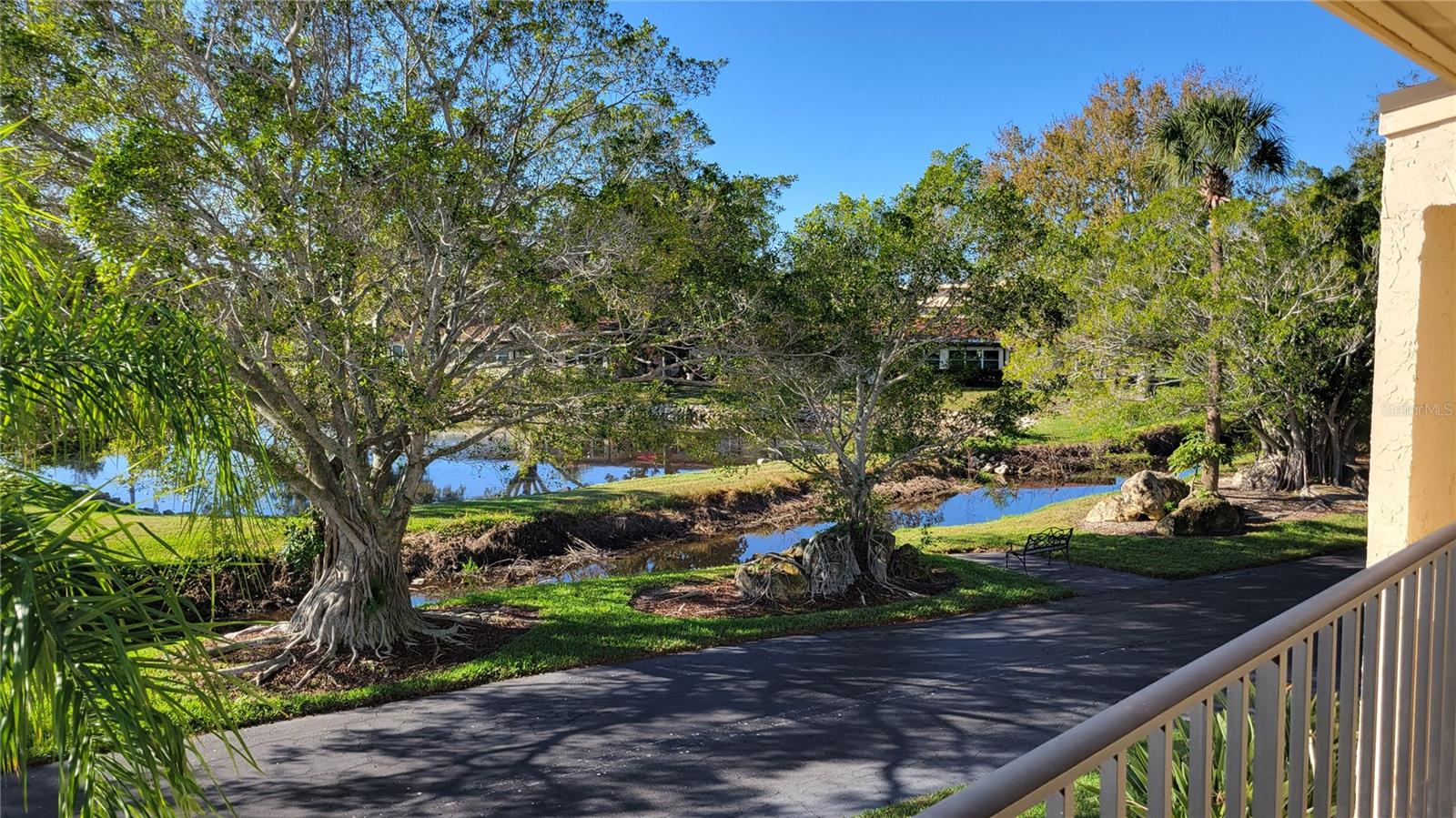 VILLAS DE GOLF CONDO - Residential