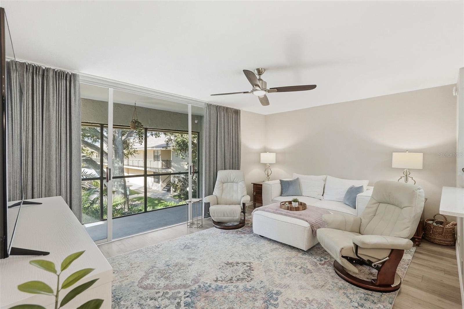 VILLAS DE GOLF CONDO - Residential