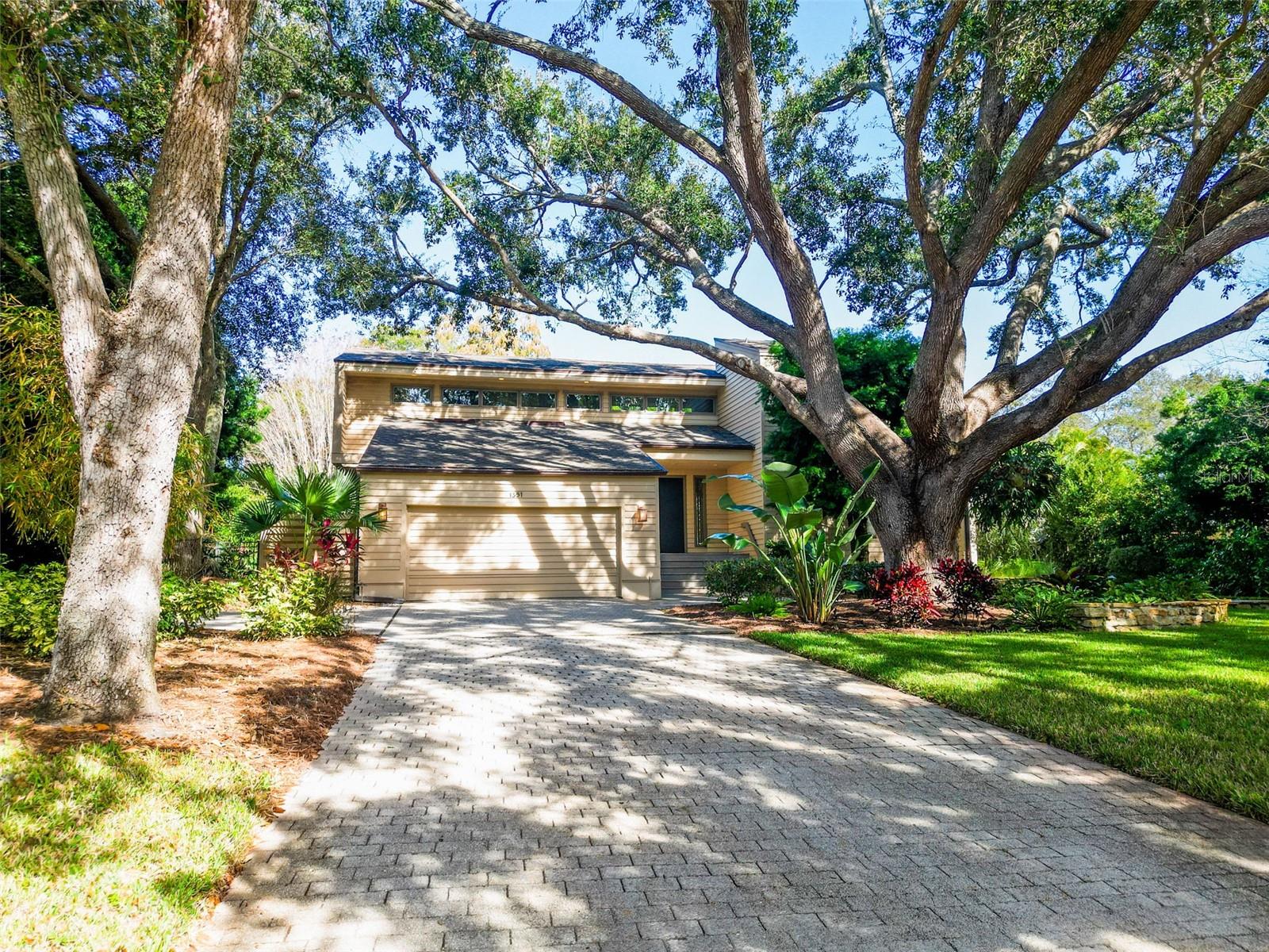 AUTUMN WOODS-UNIT III - Residential Lease