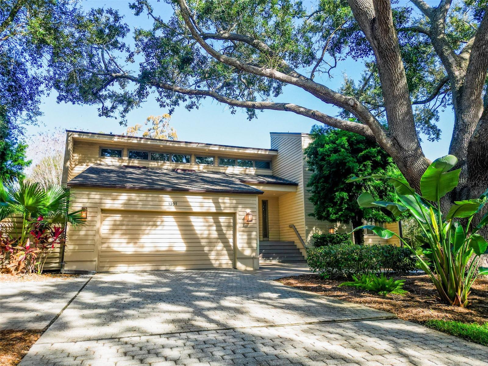 AUTUMN WOODS-UNIT III - Residential Lease