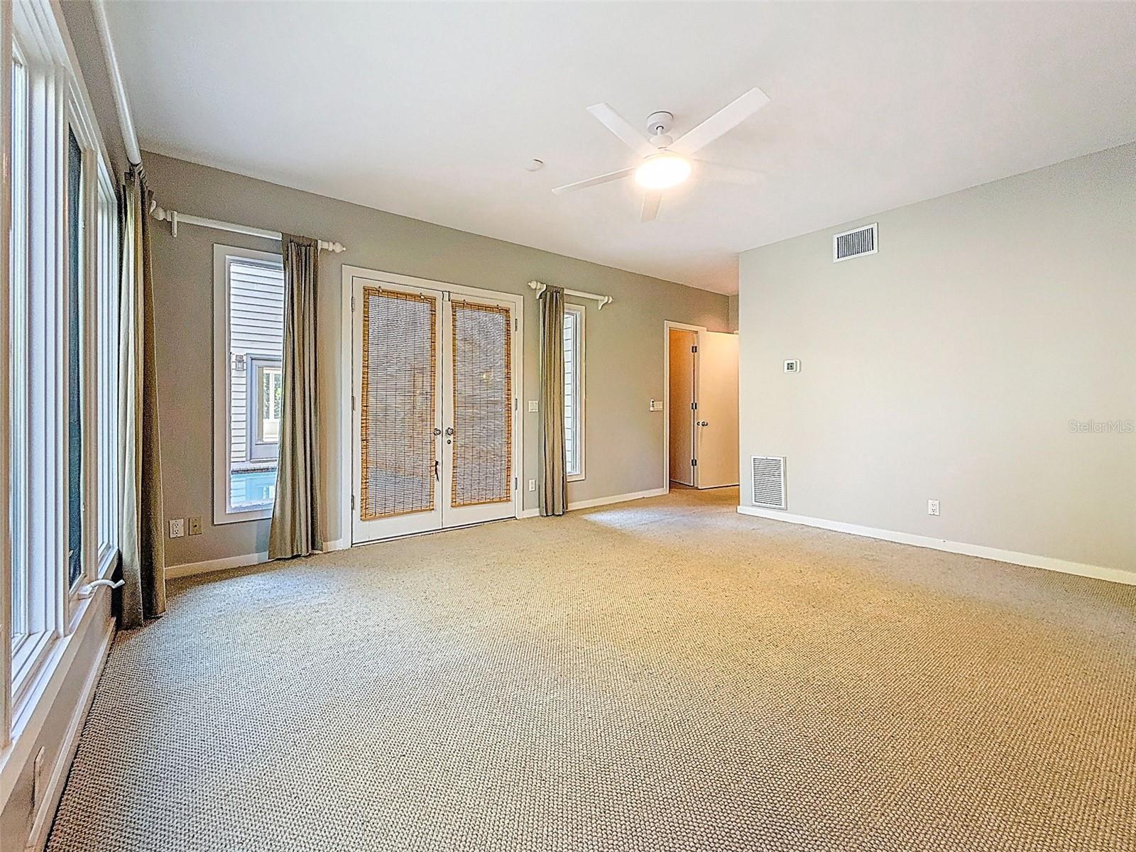 AUTUMN WOODS-UNIT III - Residential Lease